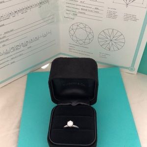 Tiffany &co 1.14 carats diamond ring